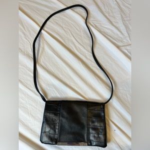 Kenneth Cole Reaction small cross over bag